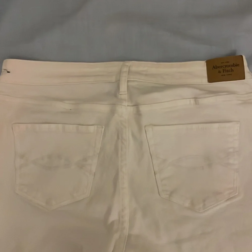 Abercrombie & Fitch White Skinny Jeans - Picture 5 of 6